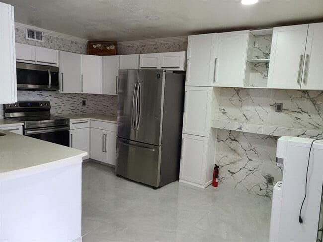 Photo - 13851 Oneida Dr Unit H1