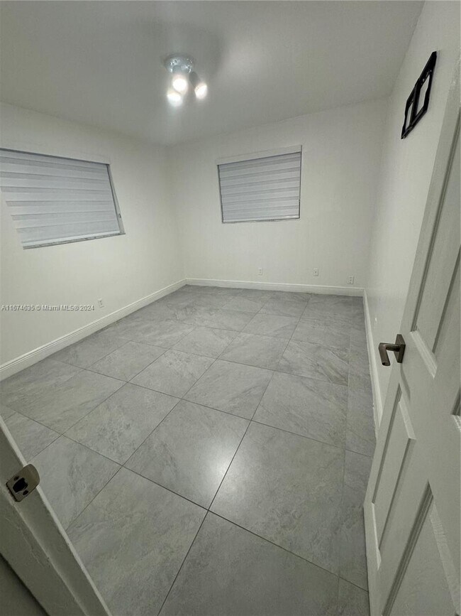 Photo - 110 SW 65th Way