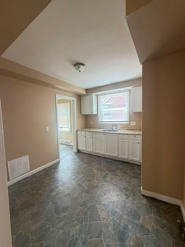 Photo - 19325 Gable St