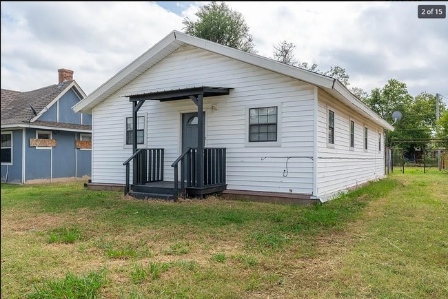 Building Photo - 820 SW 31st St