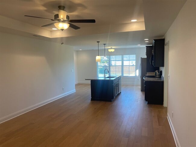 Photo - 717 Sheldrake Ln