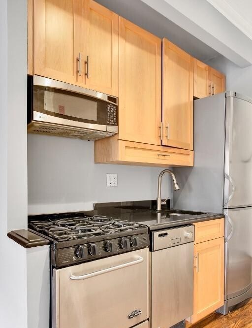 Photo - 102 E 7th St Unidad 4