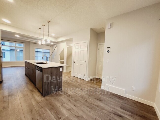Photo - 804 Welsh Dr SW