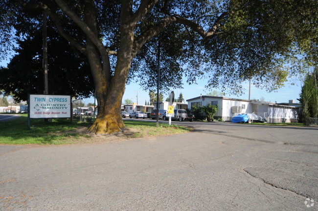 Twin Cypress Mobile Home Park - Twin Cypress Mobile Home Park