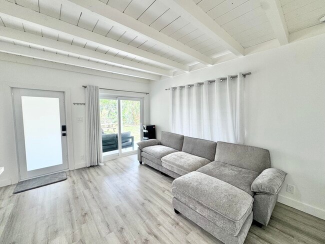 Photo - 1130 NE 18th Ave Unit 3