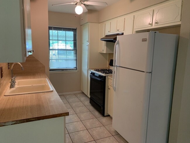 Photo - 618 Overbluff St