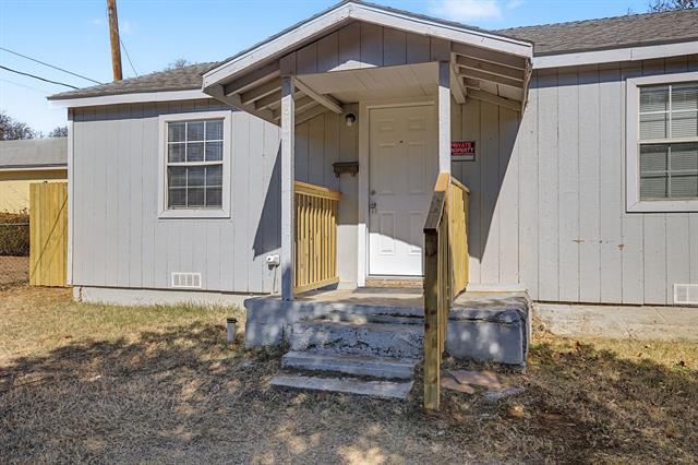 Photo - 3817 Collin St