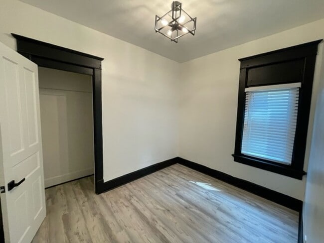 Photo - 633 W Chambers St Unit 633A W Chambers St (upper)