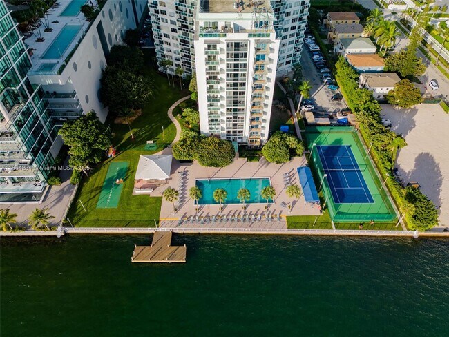 Building Photo - 3301 NE 5th Ave Unit 1018