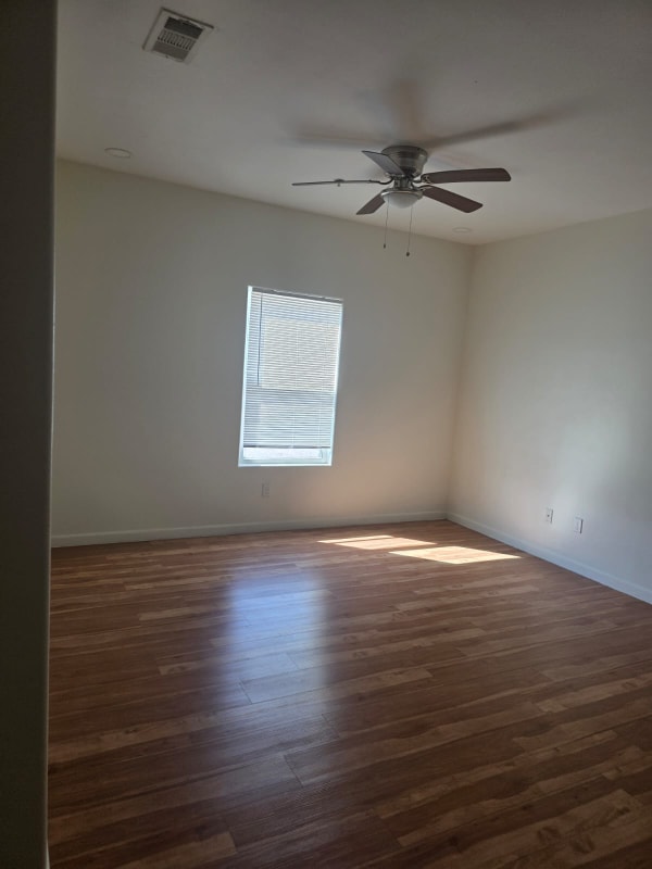 Photo - 2111 E University Dr Unit D1