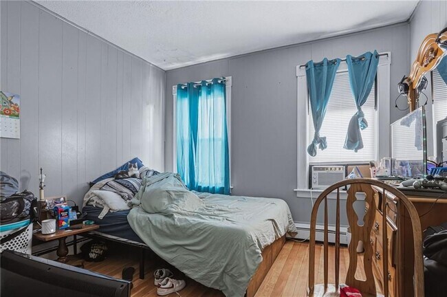 937 Social St Unit 3