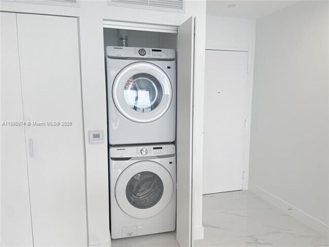 Photo - 700 NE 24th St Unit 700 NE 24th St 4604