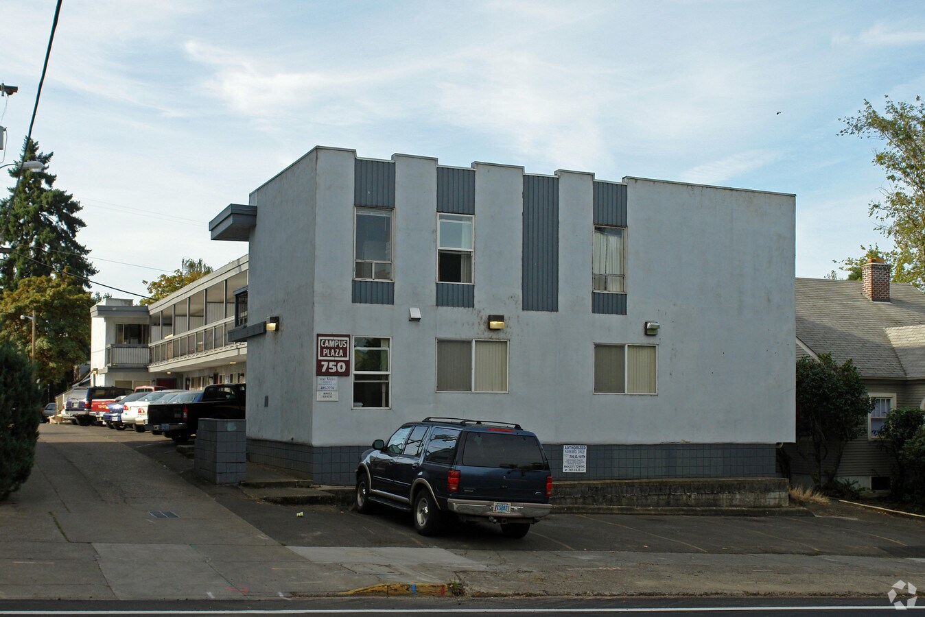 Photo - Campus Plaza