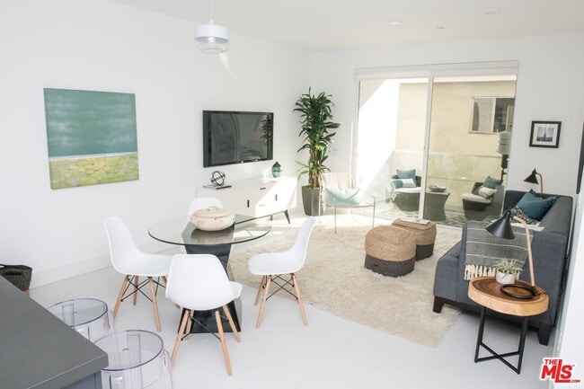 Photo - 415 Le Doux Rd Unit 301