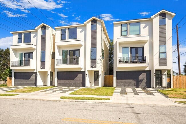 Photo - 1611 Shelby St