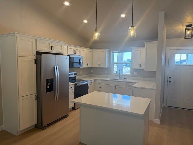 Building Photo - 2625 Lawrence Ln Unit 2625