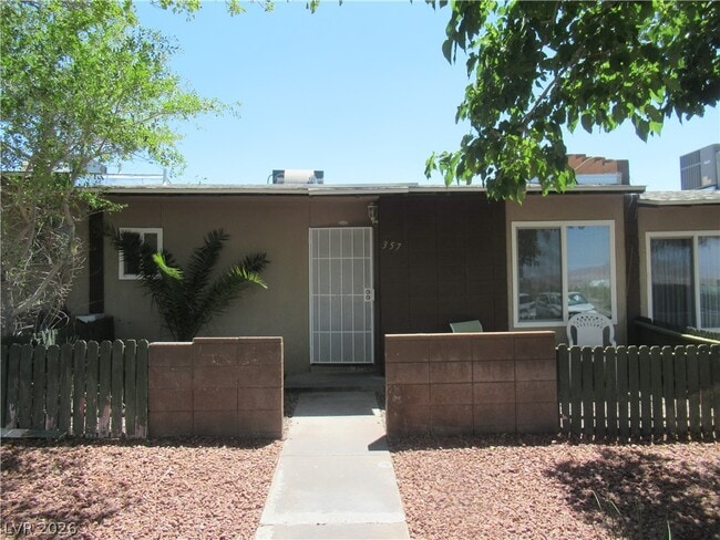 Building Photo - 357 E Van Wagenen St