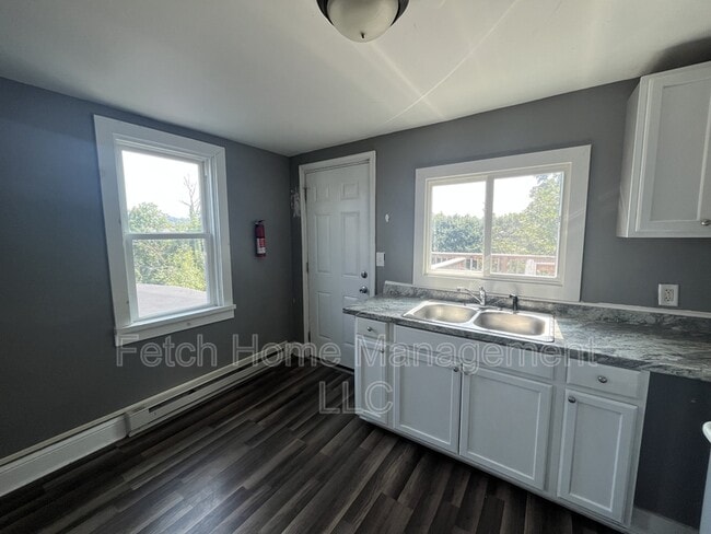 Building Photo - 106 S Pershing Ave Rental