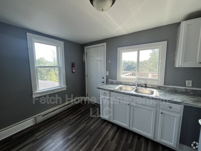Building Photo - 106 S Pershing Ave Rental