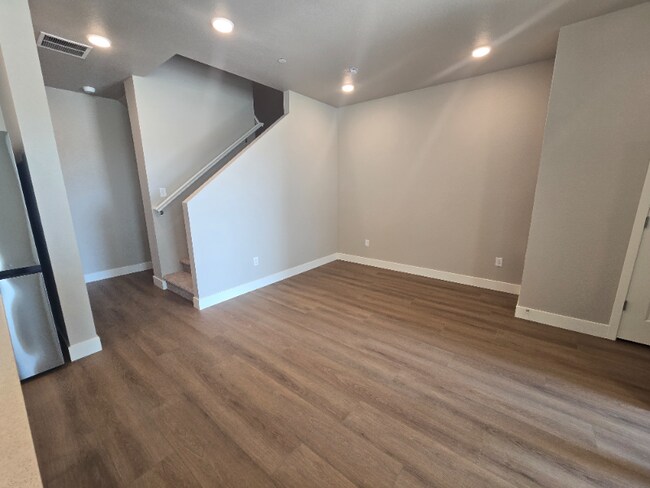 Photo - 4828 River Roads Dr