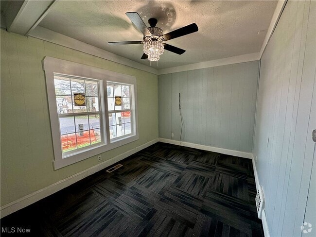 Building Photo - 404 Stanton Ave Unit Dwn Rental