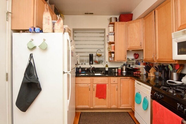 Photo - 6305 N Claremont Ave Unit 3