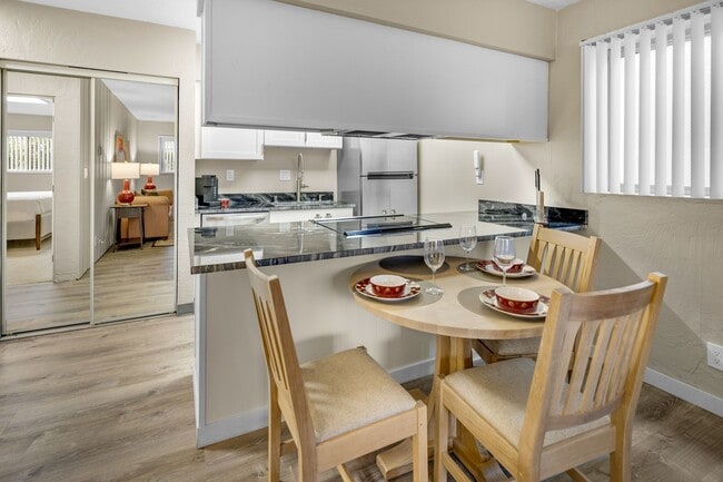 Photo - Downtown Anchorage One Bedroom One Bath (203) Unidad 203