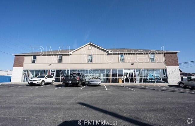 Building Photo - 1702W W Michigan St Unit 7 Rental