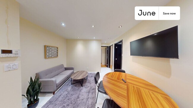 Photo - 15 W 107th St