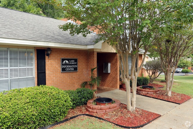 Lake Forest Apartments