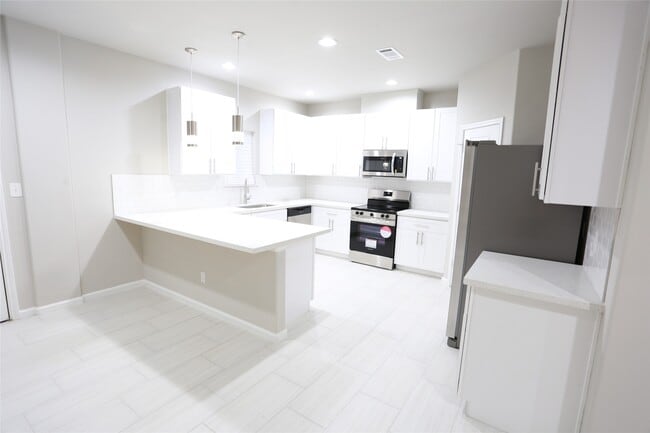 Photo - 509 Avenue I