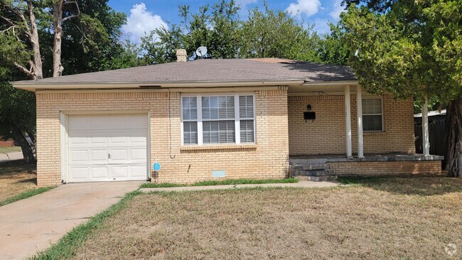 Building Photo - 3837 NW 18th St Rental