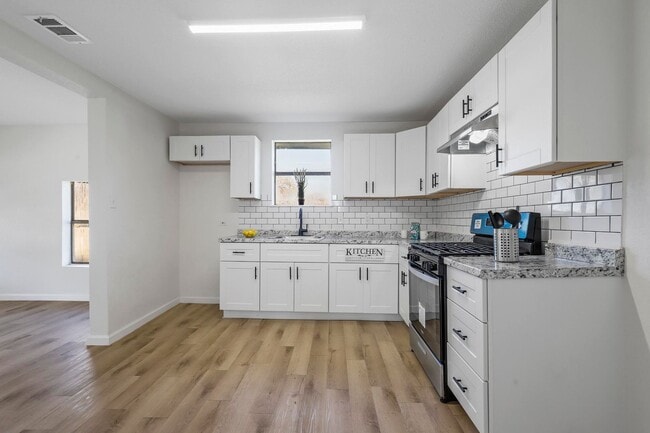 Photo - BEAUTIFUL- UPDATED 3 bedroom 1 Bath in Cle...