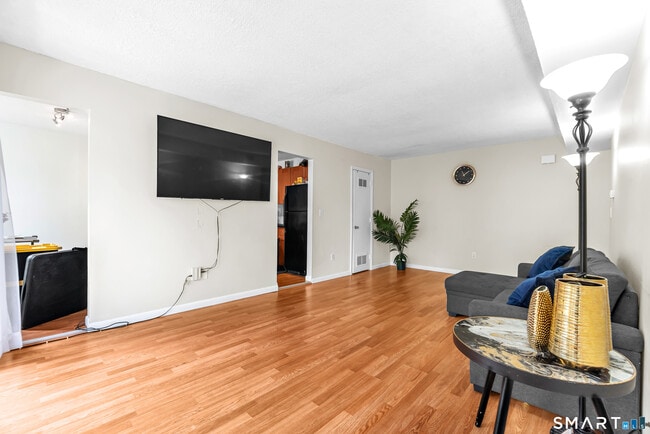 Photo - 5 Birch Ln Unit F