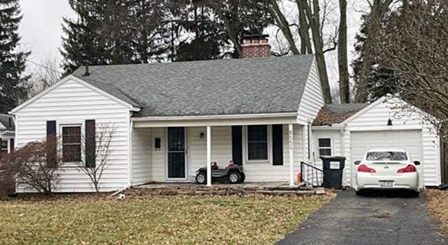 Building Photo - Cozy Two Bedroom - Coming Soon