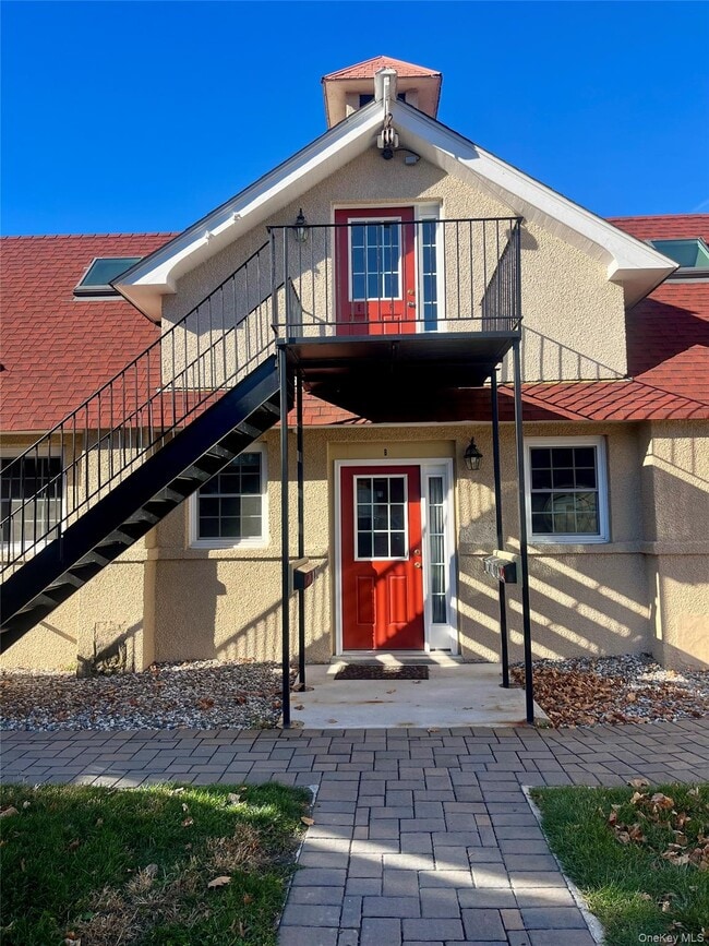 Photo - 73 Webster Ave Unit B