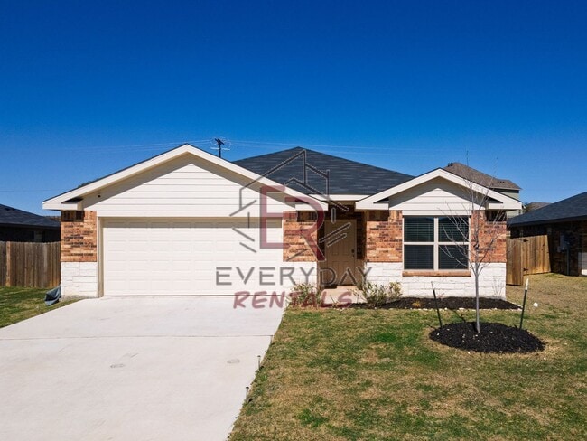 Building Photo - 3 bedroom 2 bath Smart Home