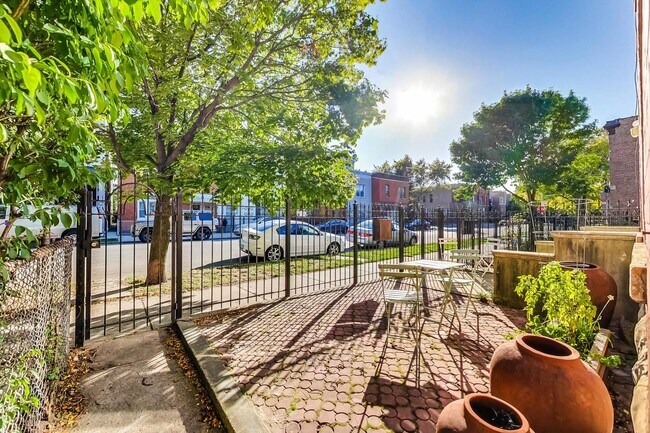 Photo - 2148 W Erie St Unidad 1