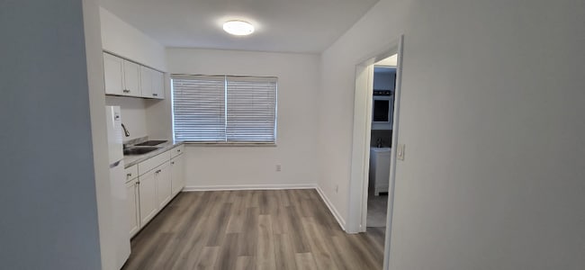 Photo - 631 NE 72nd Terrace Unidad 5