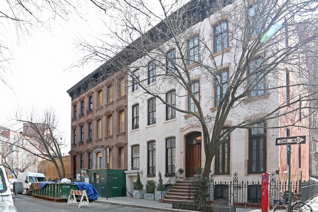 Photo - 212 W 11th St