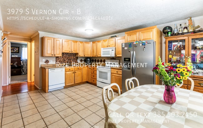 Building Photo - 3979 Vernon Cir