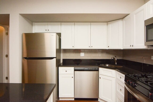 Photo - 5736 N Winthrop Ave Unit 210