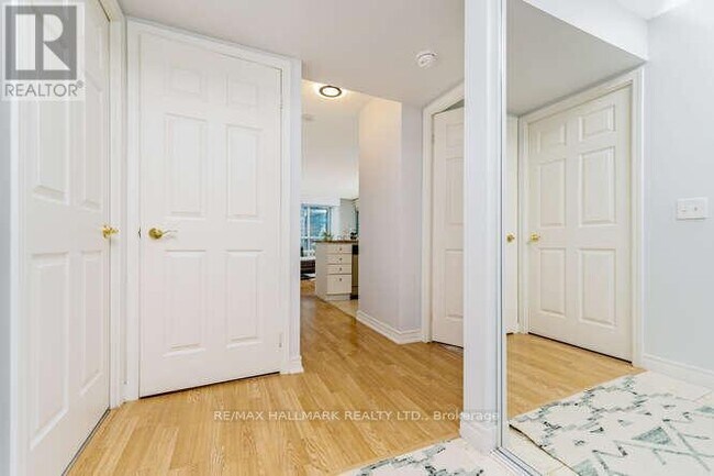 Photo - 30 Grand Trunk Crescent Unit 706