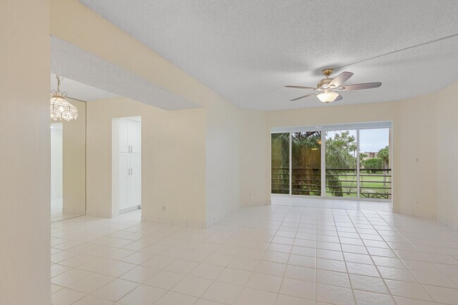 Photo - 3810 Via Poinciana Unit 404