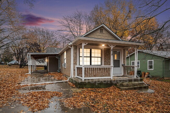 Building Photo - 618 N 11th St