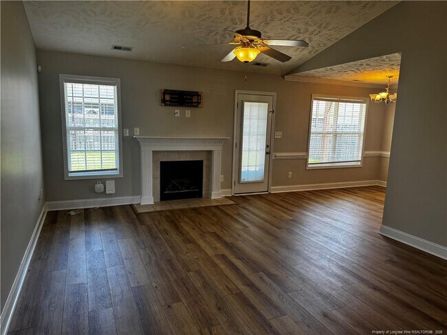 Photo - 2118 Queen Elizabeth Ln