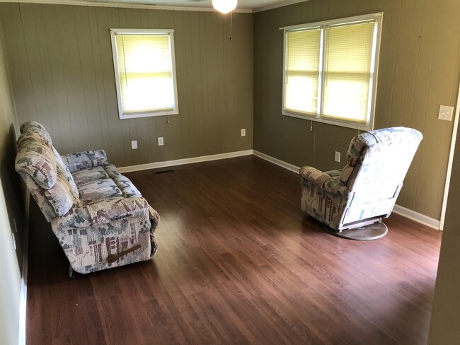 Photo - 6511 W Oak Hwy