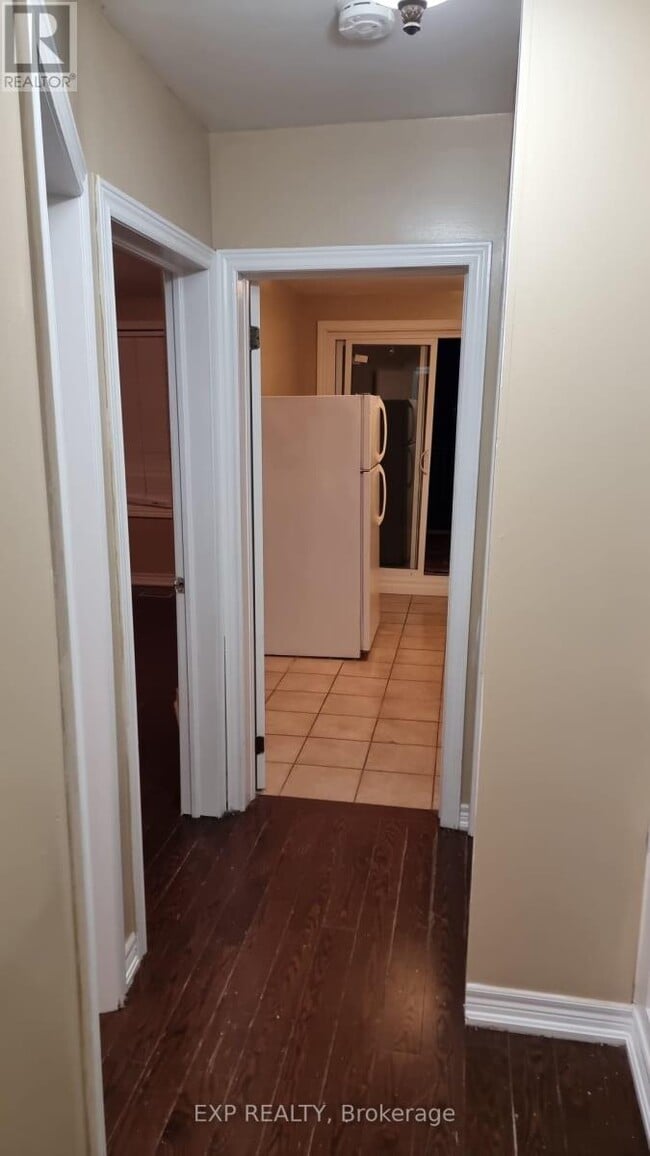 Photo - 841 Runnymede Rd