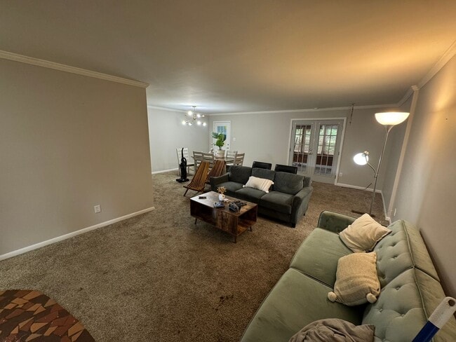 Photo - Cozy Freshly Updated 4BR/2BA on Green Acres- Available Now!!!