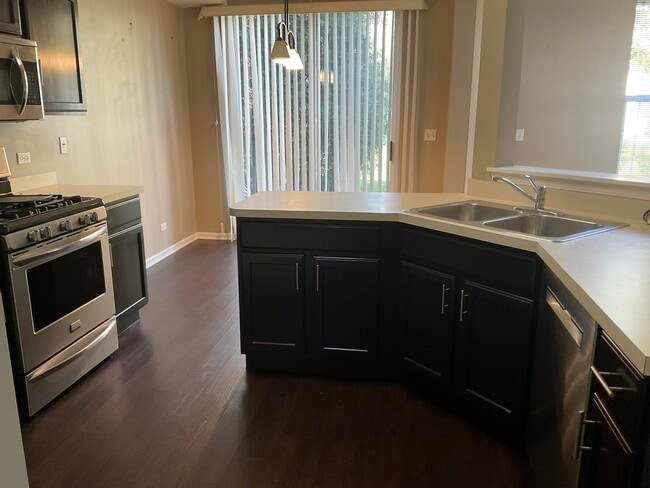 Photo - 3248 Bromley Ln